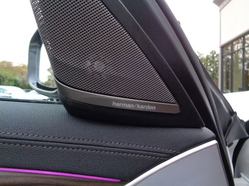 Used 2023 BMW M550i xDrive w/ Executive Package image 16