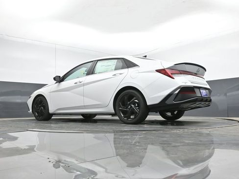 New 2026 Hyundai Elantra SEL Sport image 12