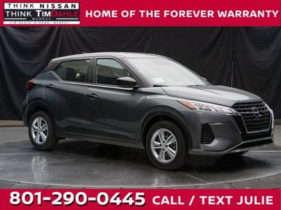 New 2025 Nissan Kicks Play S