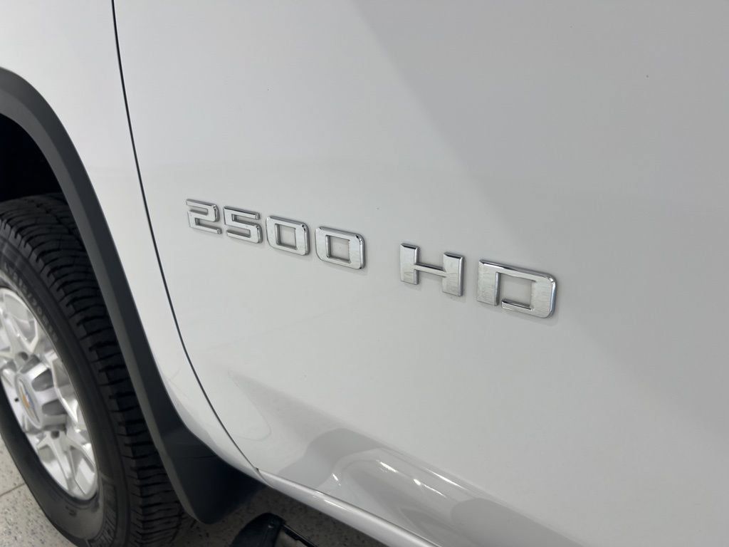 Used 2024 Chevrolet Silverado 2500 LTZ AWD/4WD image 29