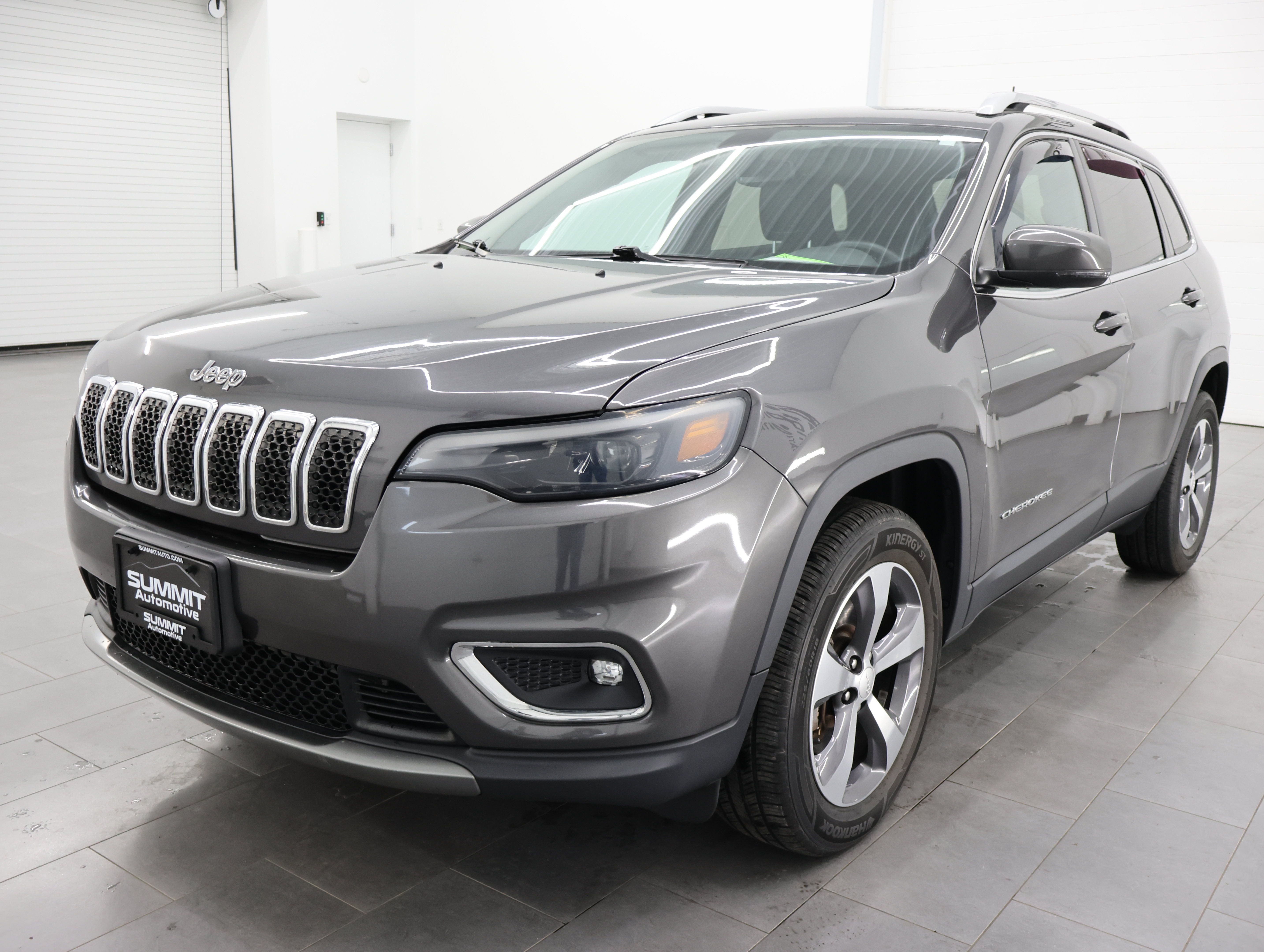 Used 2019 Jeep Cherokee Limited w/ Trailer Tow Group AWD/4WD image 7