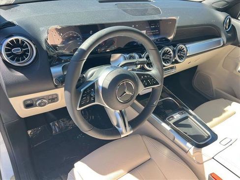Used 2026 Mercedes-Benz GLB 250 4MATIC image 3