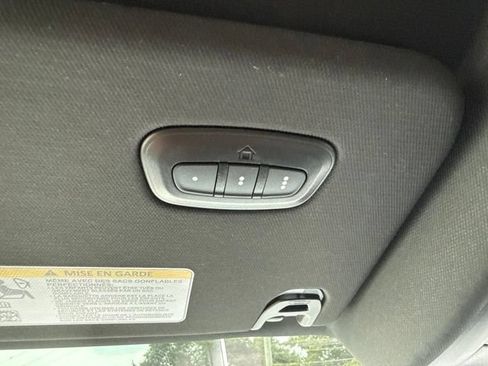 Used 2025 RAM 1500 Laramie AWD/4WD image 19