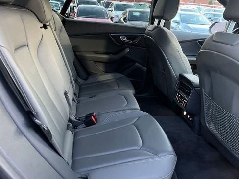 Used 2019 Audi Q8 Prestige AWD/4WD image 24