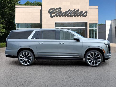 New 2026 Cadillac Escalade ESV Luxury w/ Touring Package image 6