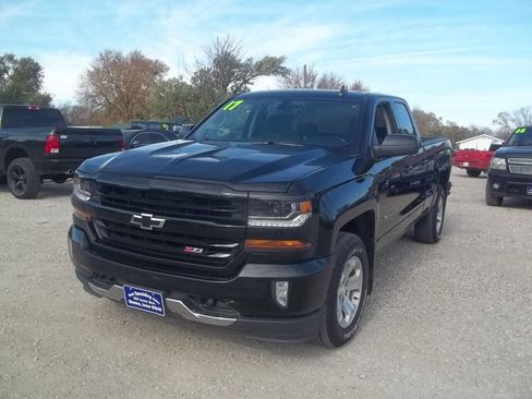 Used 2017 Chevrolet Silverado 1500 LT image 2