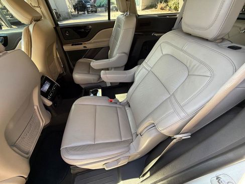 Used 2021 Lincoln Aviator Reserve RWD image 18