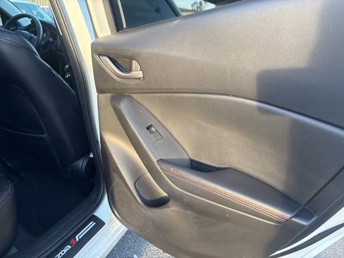 Used 2015 MAZDA MAZDA3 i Grand Touring image 14