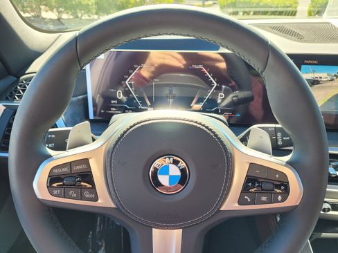 Used 2026 BMW X5 sDrive40i w/ M Sport Package image 27