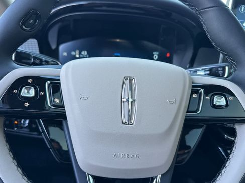 New 2025 Lincoln Corsair Premiere w/ Equipment Group 101A image 25