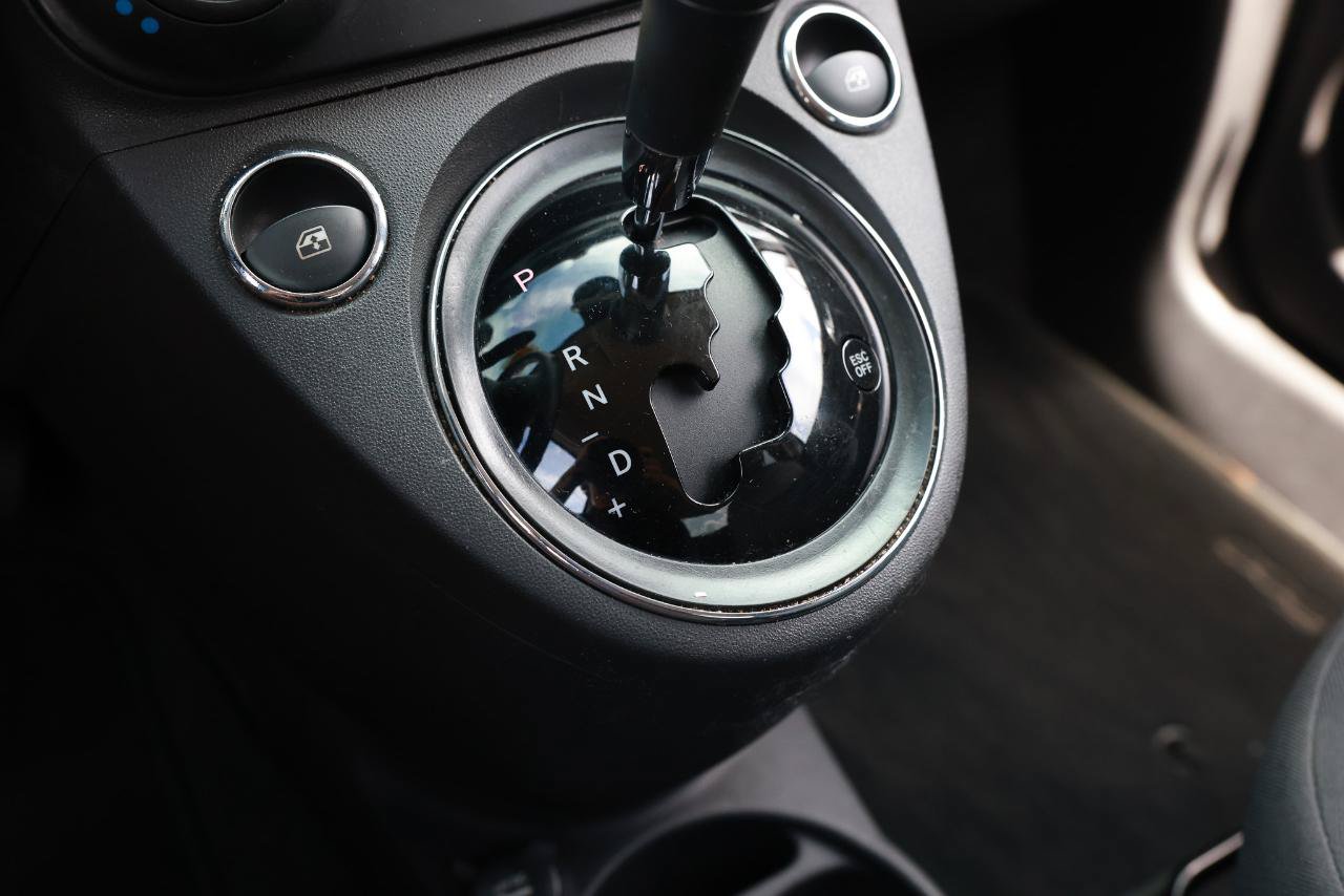 Used 2013 FIAT 500 Pop FWD image 35