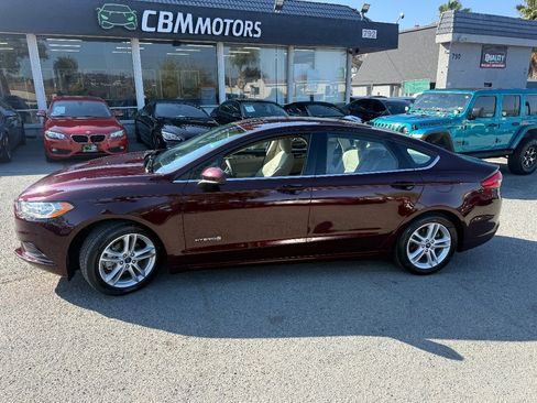 Used 2018 Ford Fusion SE FWD image 8