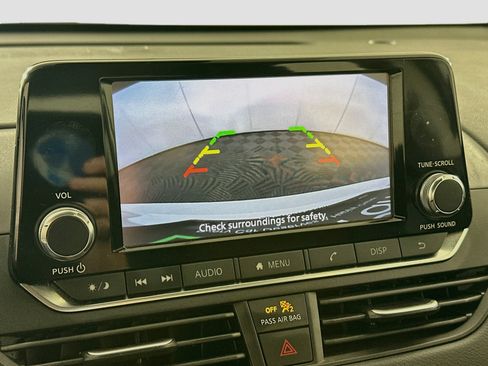 Used 2024 Nissan Altima 2.5 S FWD image 21