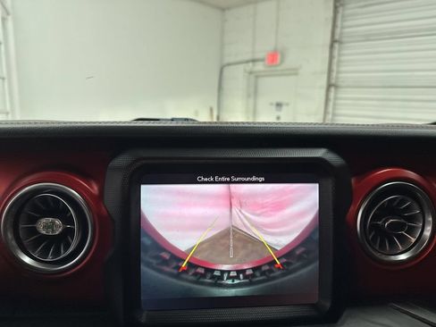 Used 2019 Jeep Wrangler Rubicon AWD/4WD image 15