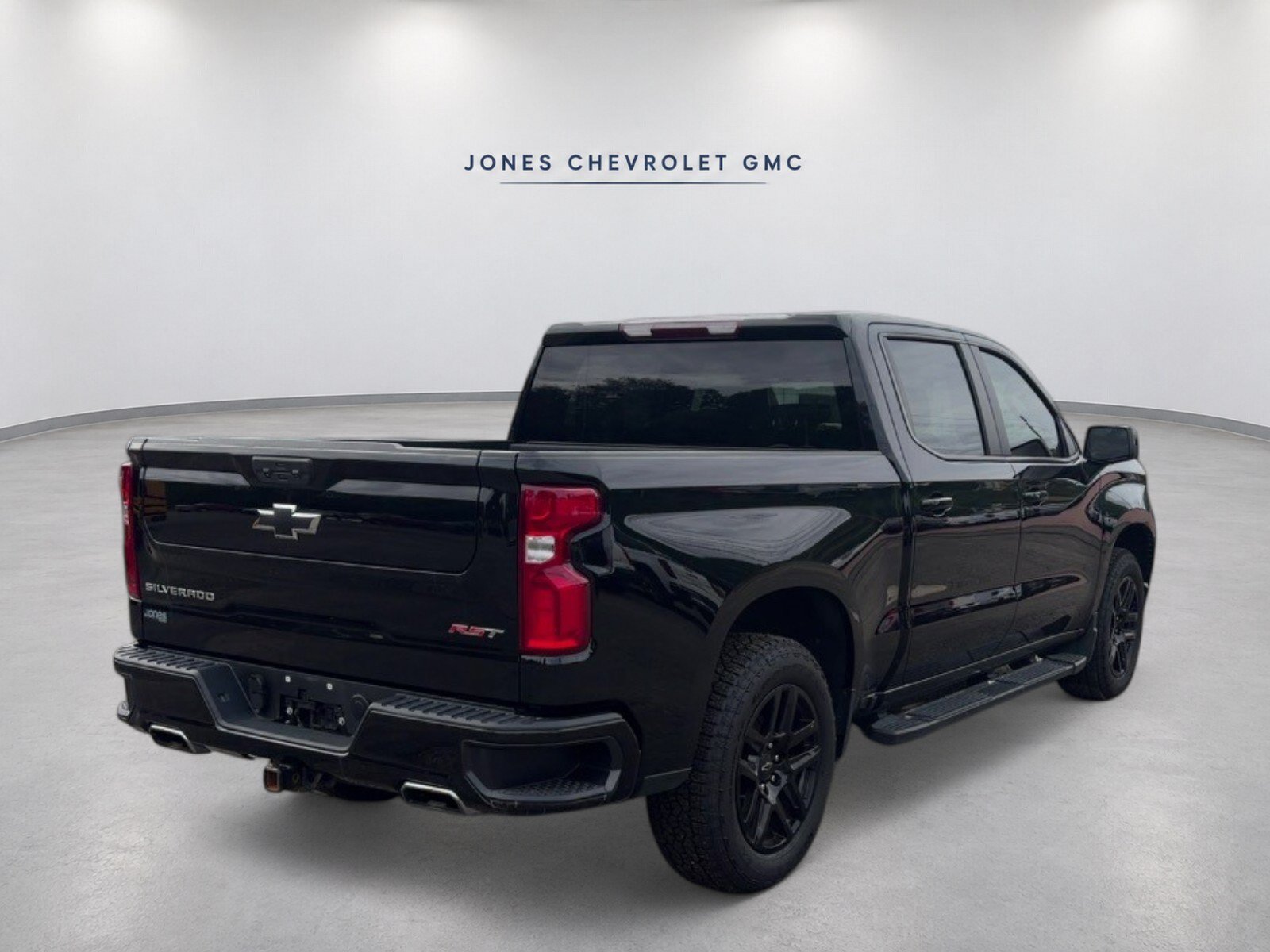 Used 2024 Chevrolet Silverado 1500 RST w/ Z71 Off-Road Package AWD/4WD image 4