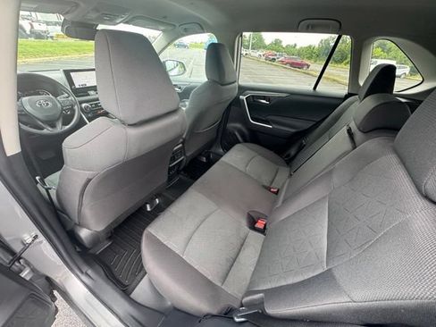 Used 2024 Toyota RAV4 XLE AWD/4WD image 17