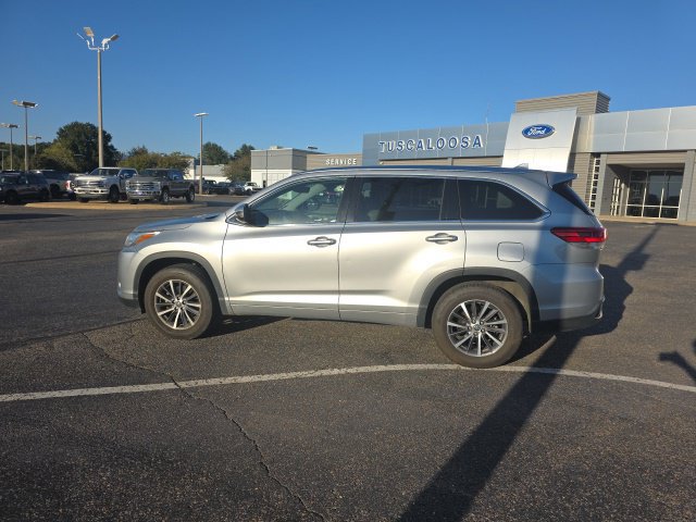 Used 2018 Toyota Highlander XLE FWD image 6
