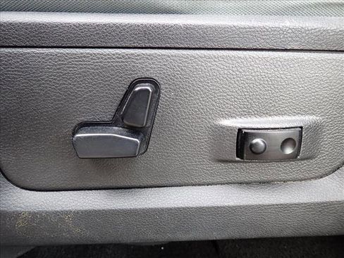 Used 2019 RAM 1500 Big Horn AWD/4WD image 11