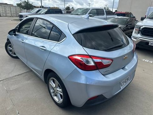 Used 2017 Chevrolet Cruze LT w/ Convenience Package FWD image 3