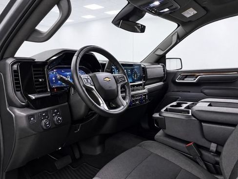 Used 2025 Chevrolet Silverado 1500 LT AWD/4WD image 15