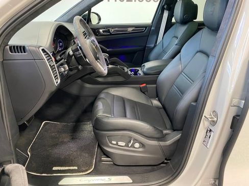 Used 2020 Porsche Cayenne S AWD/4WD image 19
