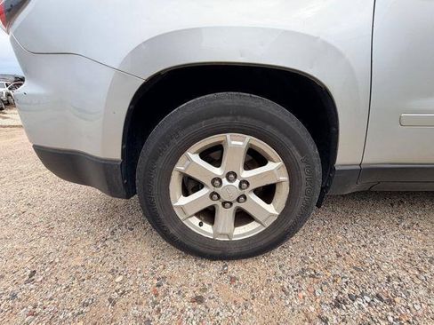 Used 2014 GMC Acadia SLE FWD image 16