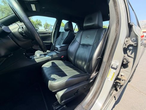 Used 2019 Chrysler 300 S AWD/4WD image 10