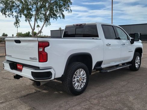 Used 2021 Chevrolet Silverado 2500 High Country w/ Z71 Off-Road Package AWD/4WD image 9