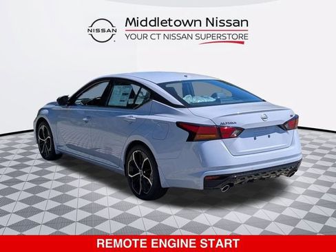 New 2025 Nissan Altima 2.5 SR w/ SR Premium Package FWD image 5
