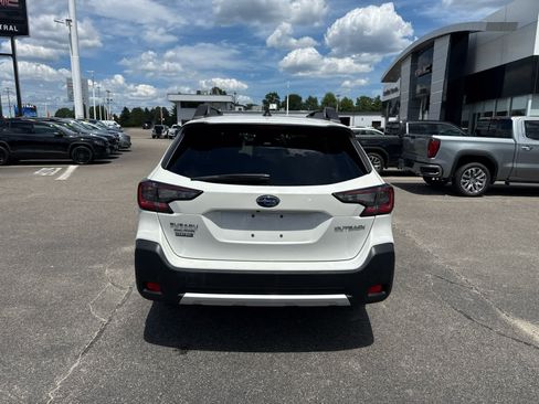 Used 2024 Subaru Outback Limited AWD/4WD image 4