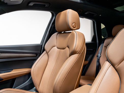 Used 2021 Audi Q5 Prestige image 12