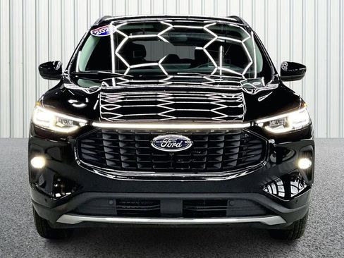 Used 2025 Ford Escape SE w/ PHEV Premium Package image 2