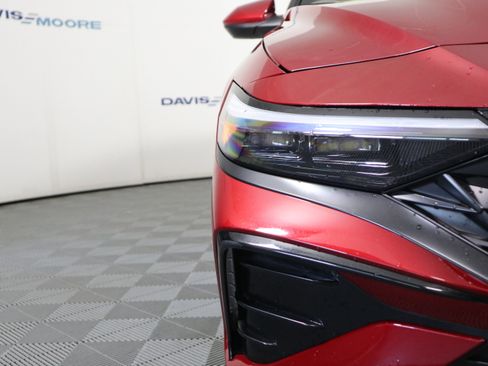 Used 2025 Hyundai Elantra SEL image 3