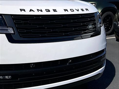 Used 2023 Land Rover Range Rover Long Wheelbase SE image 32