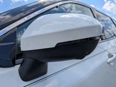 Used 2023 Nissan Rogue SL AWD/4WD image 12