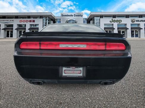 Used 2012 Dodge Challenger R/T image 7