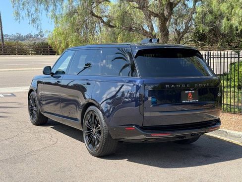 Used 2023 Land Rover Range Rover Long Wheelbase SE image 3