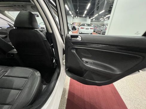 Used 2011 Volkswagen Jetta TDI image 24