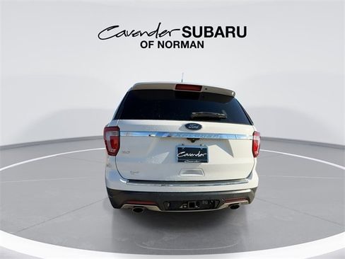 Used 2018 Ford Explorer XLT w/ Equipment Group 202A image 7