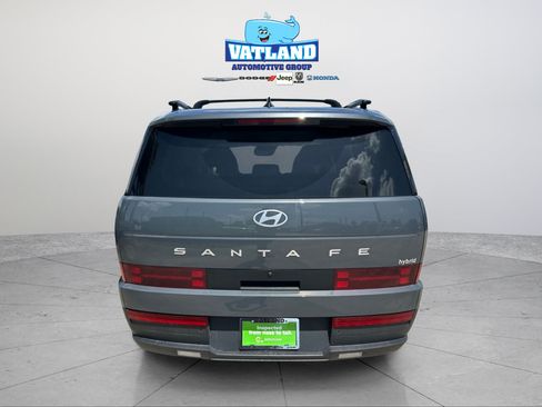 Used 2025 Hyundai Santa Fe SEL FWD image 4