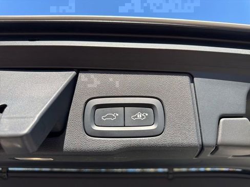 Used 2022 Volvo XC60 T8 R-Design w/ Advanced Package image 14