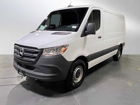 Used 2025 Mercedes-Benz Sprinter 2500 image 7