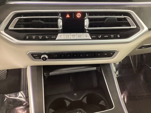Used 2022 BMW X5 xDrive40i w/ Luxury Seating Package AWD/4WD image 19