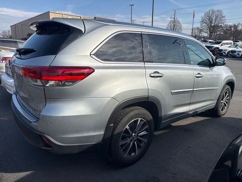 Used 2017 Toyota Highlander XLE image 7