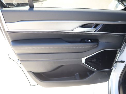 New 2026 Jeep Grand Wagoneer Limited AWD/4WD image 18