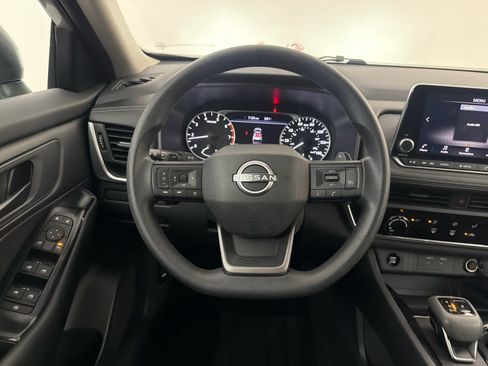 Certified 2025 Nissan Rogue S FWD image 17