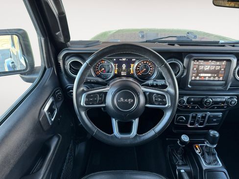 Used 2018 Jeep Wrangler Unlimited Sahara image 10