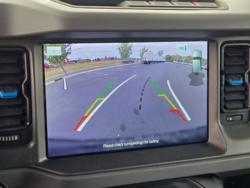 Used 2024 Ford Bronco Black Diamond image 24