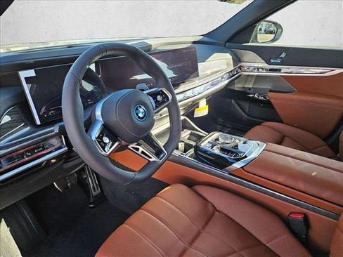 New 2026 BMW 750e xDrive AWD/4WD image 3