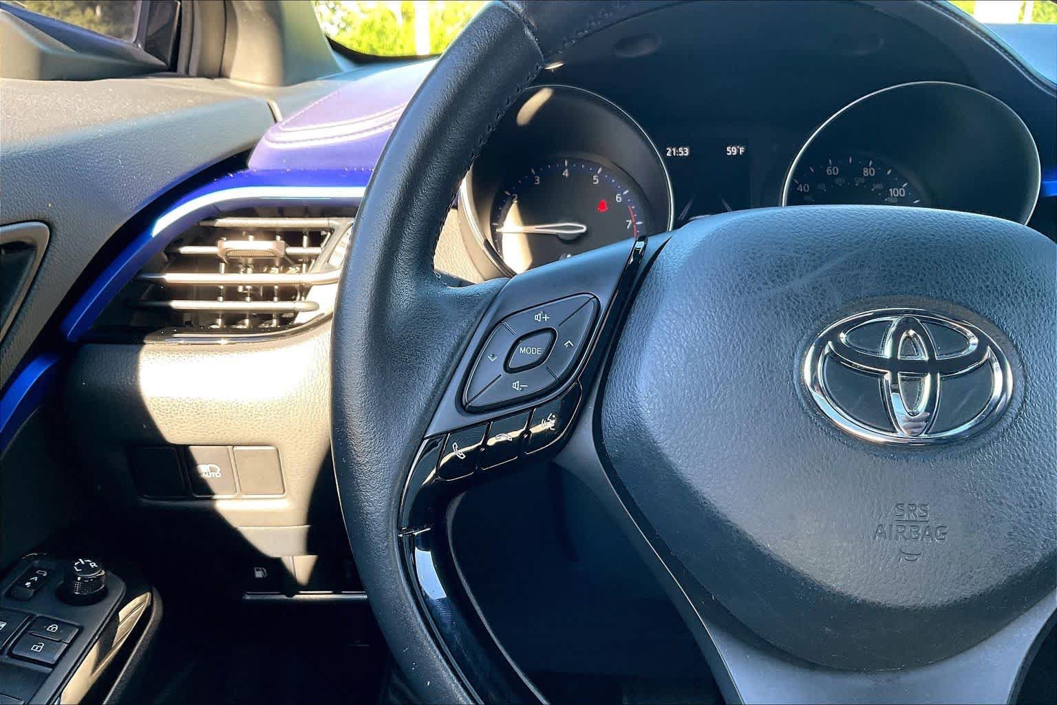 Used 2022 Toyota C-HR XLE FWD image 23